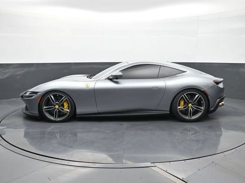 Used 2021 Ferrari Roma RWD image 2