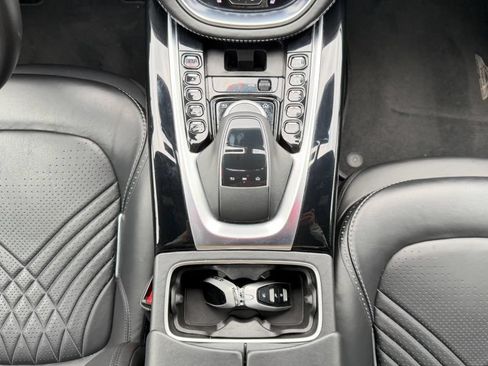 Used 2021 Aston Martin DBX AWD/4WD image 24
