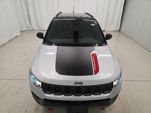 New 2026 Jeep Compass Trailhawk image 9