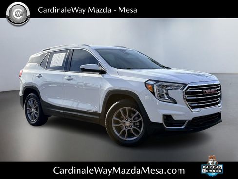 Used 2024 GMC Terrain SLT image 1