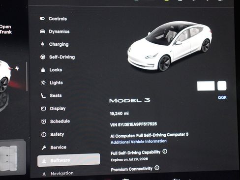 Used 2023 Tesla Model 3 Standard Range RWD image 30