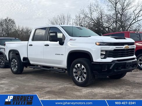Used 2025 Chevrolet Silverado 2500 Custom w/ Custom Value Package image 1