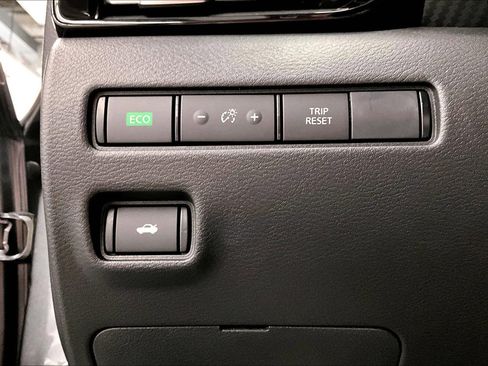 New 2025 Nissan Sentra SR w/ SR Premium Package FWD image 25