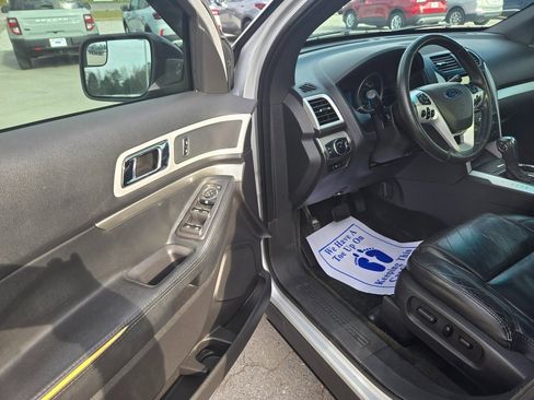 Used 2014 Ford Explorer XLT w/ Equipment Group 202A image 6