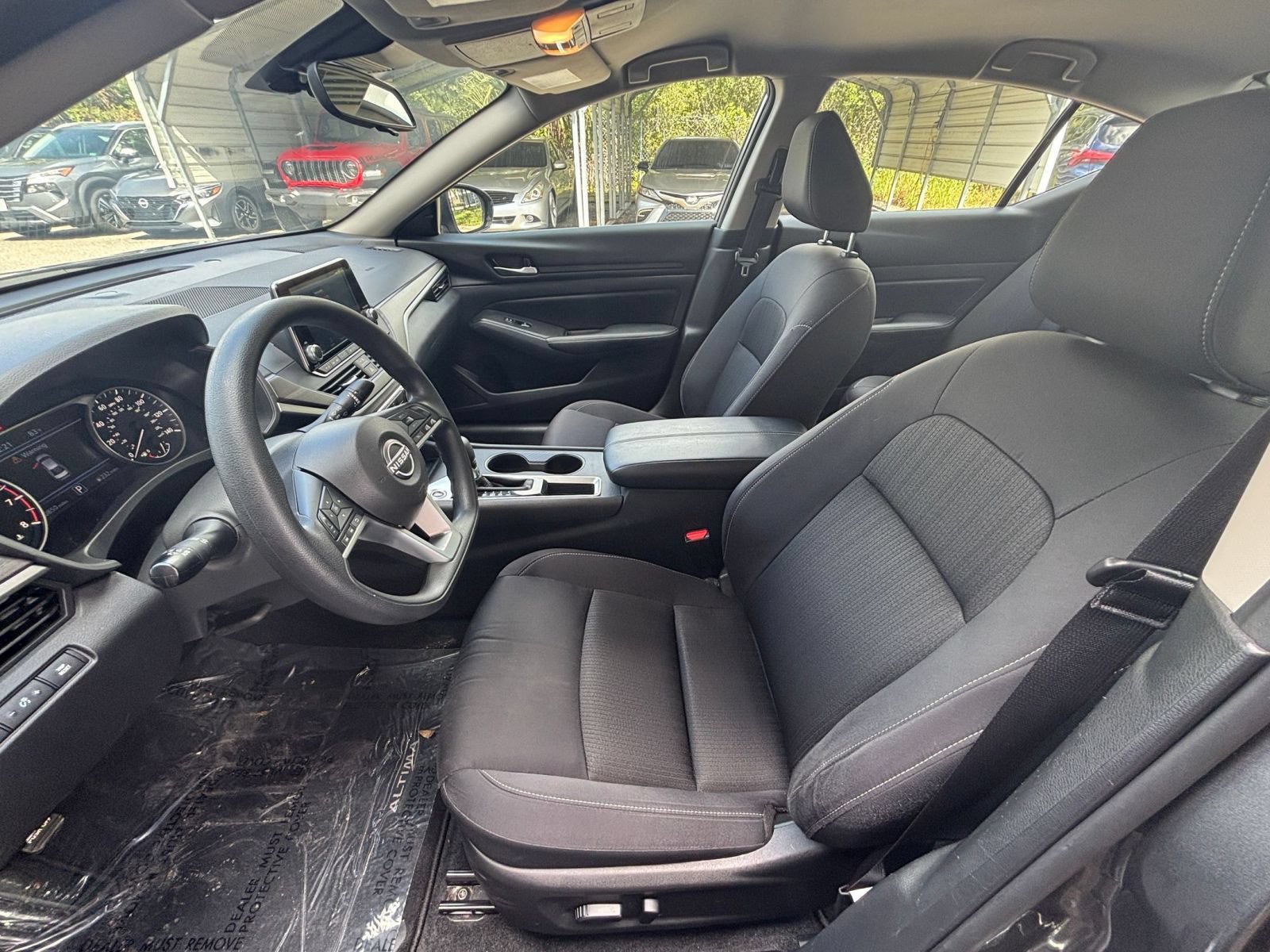 Used 2025 Nissan Altima 2.5 SV FWD image 26