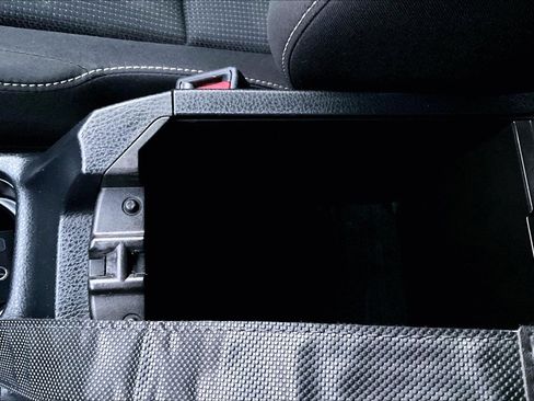 Used 2018 Toyota RAV4 XLE image 16