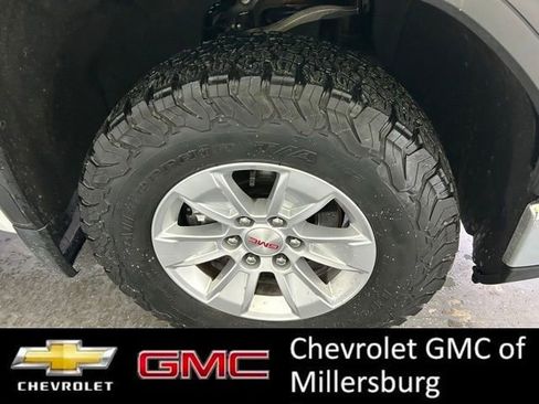 Used 2022 GMC Sierra 1500 SLE AWD/4WD image 11