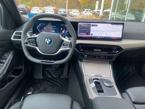 Used 2025 BMW 330i xDrive Sedan w/ Convenience Package image 11