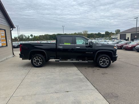 Used 2022 Chevrolet Silverado 3500 High Country w/ Z71 Off-Road Package image 4