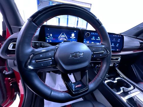 Used 2024 Chevrolet Traverse RS image 15