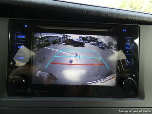 Used 2017 Toyota Sienna XLE FWD image 29