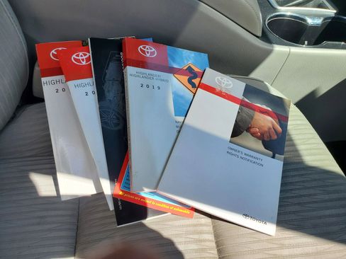 Used 2019 Toyota Highlander Plus image 46