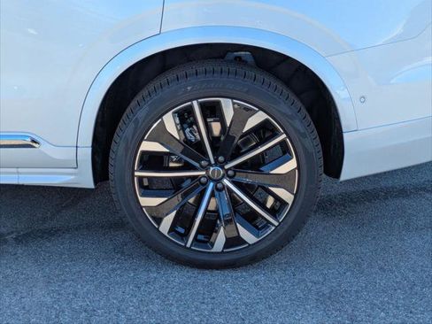 New 2026 Volvo XC90 B6 Plus w/ Protection Package Premier image 6