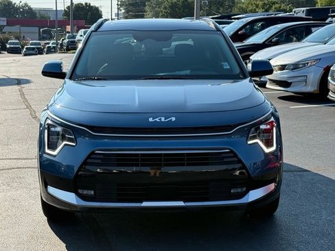 New 2025 Kia Niro SX Touring image 8