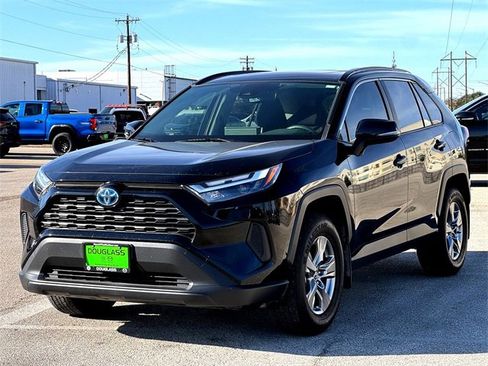 Used 2023 Toyota RAV4 XLE image 4