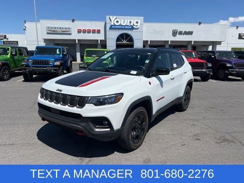 Used 2023 Jeep Compass Trailhawk AWD/4WD image 1