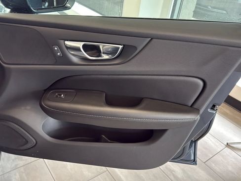 Used 2020 Volvo S60 T5 Momentum FWD image 41