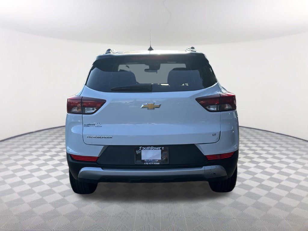 Used 2025 Chevrolet TrailBlazer LT FWD image 6