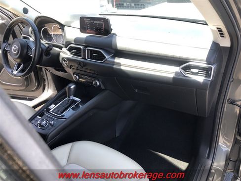 Used 2017 MAZDA CX-5 Touring w/ Preferred Equipment Package FWD image 22