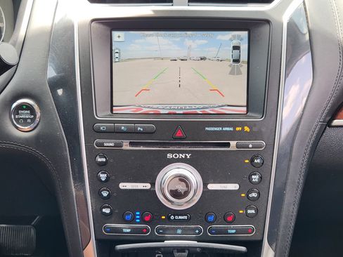 Used 2018 Ford Explorer Platinum AWD/4WD image 19