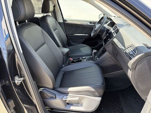 Used 2022 Volkswagen Tiguan SE AWD/4WD image 25
