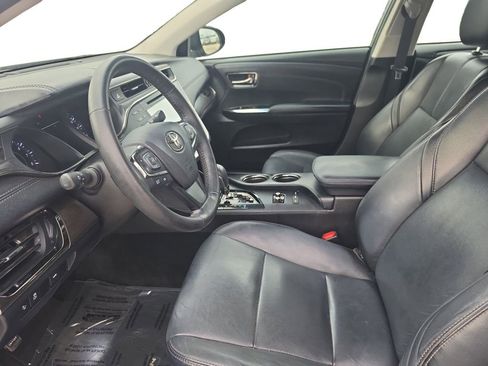 Used 2017 Toyota Avalon XLE w/ Carpet Mat Package FWD image 9