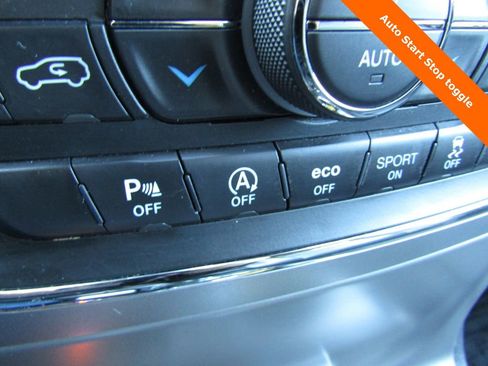 Used 2018 Jeep Grand Cherokee Limited image 16