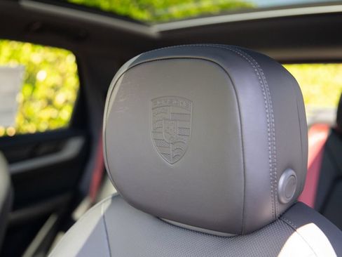 New 2026 Porsche Cayenne S AWD/4WD image 17