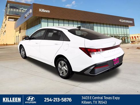 New 2026 Hyundai Elantra SE FWD image 5