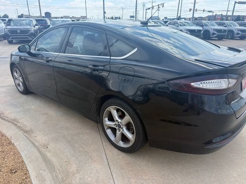 Used 2016 Ford Fusion SE FWD image 5