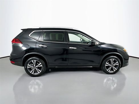 Used 2020 Nissan Rogue SV w/ Premium Package image 9