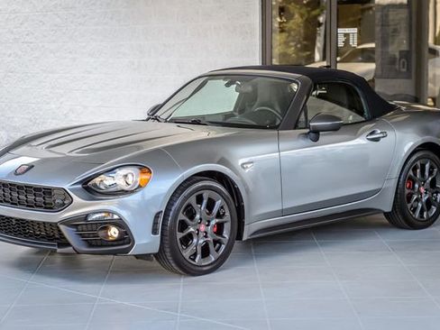 Used 2017 FIAT 124 Spider Abarth image 8