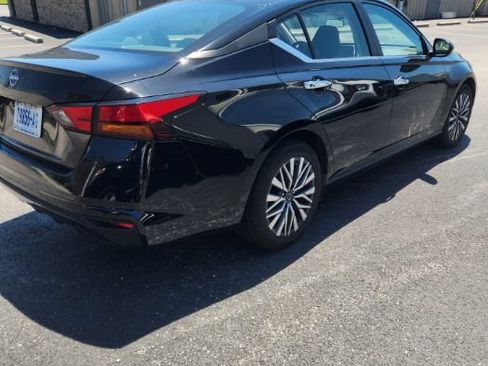 Used 2025 Nissan Altima 2.5 SV FWD image 6