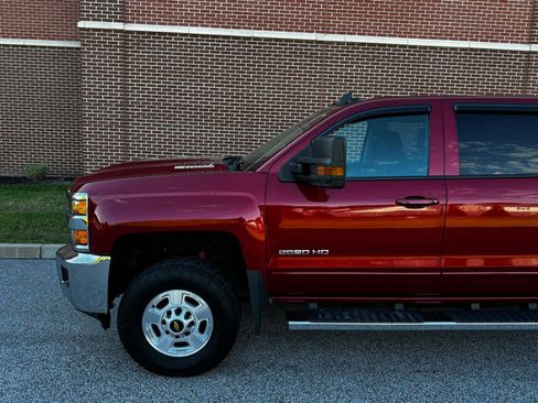 Used 2018 Chevrolet Silverado 2500 LT w/ LT Convenience Package AWD/4WD image 4