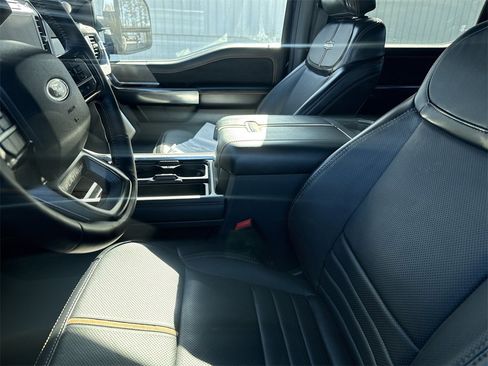 Used 2024 Ford F250 Platinum image 19