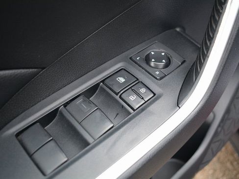 Used 2021 Toyota RAV4 XLE w/ Convenience Package image 8