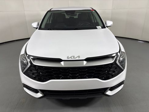 Used 2024 Kia Sportage EX FWD image 3
