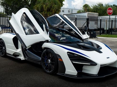 Used 2019 McLaren Senna RWD image 4