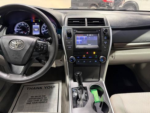 Used 2017 Toyota Camry LE FWD image 21