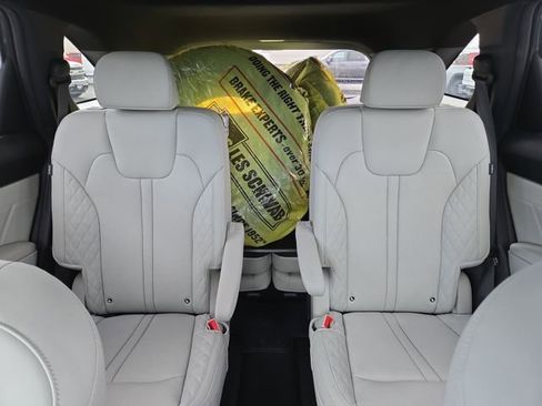 Used 2025 Kia Sorento SX Prestige image 29