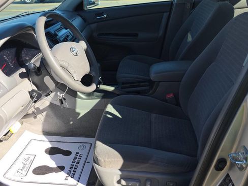 Used 2005 Toyota Camry LE image 8