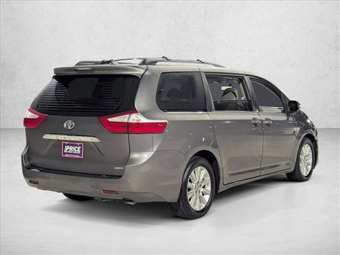 Used 2016 Toyota Sienna Limited image 5