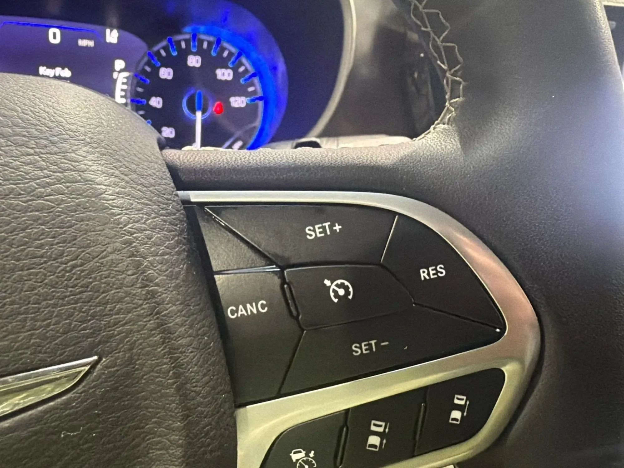 Used 2023 Chrysler Pacifica Touring-L FWD image 23