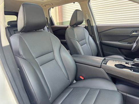 Used 2023 Nissan Rogue SV w/ SV Premium B Package FWD image 33