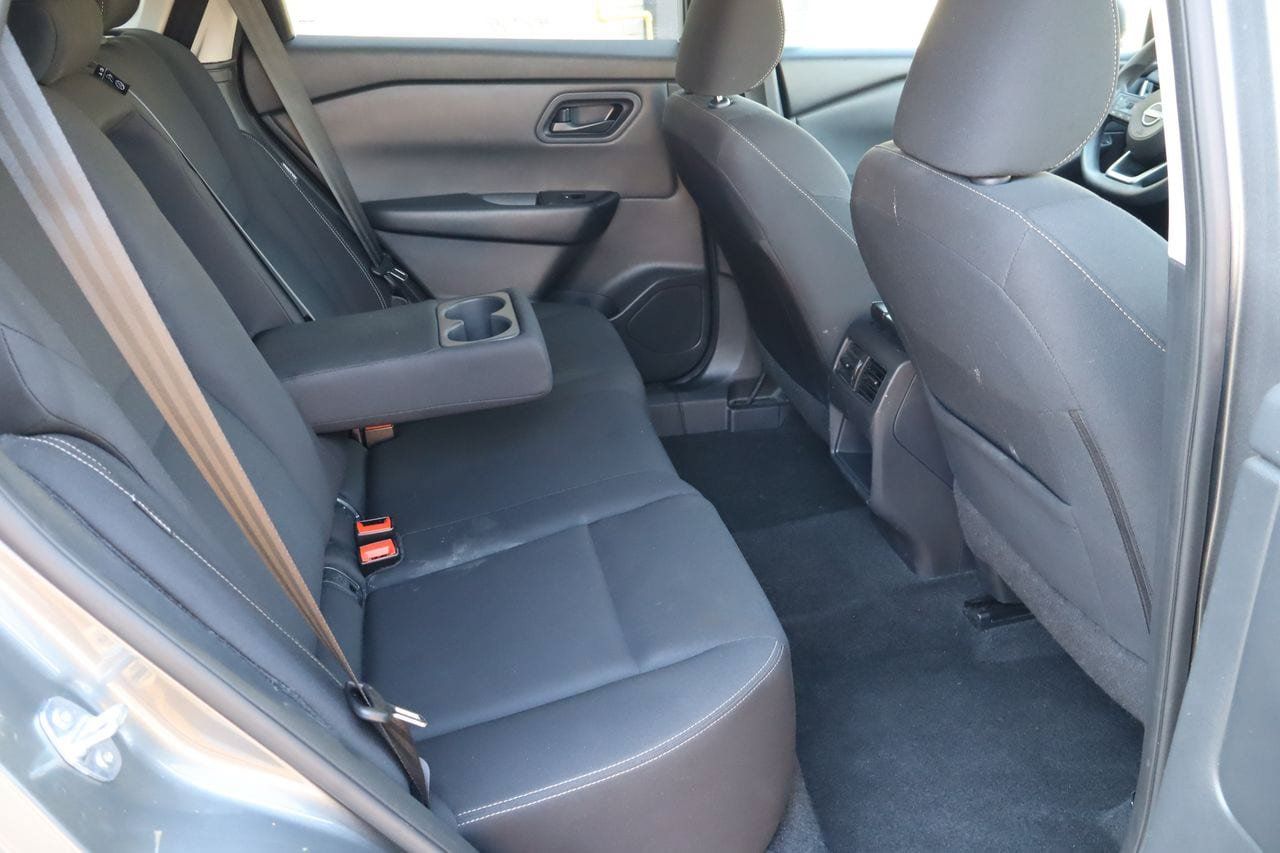 Used 2024 Nissan Rogue S AWD/4WD image 17