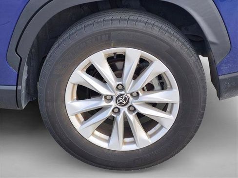 Certified 2022 Toyota Corolla Cross LE FWD image 9