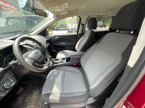 Used 2017 Ford Escape SE AWD/4WD image 10