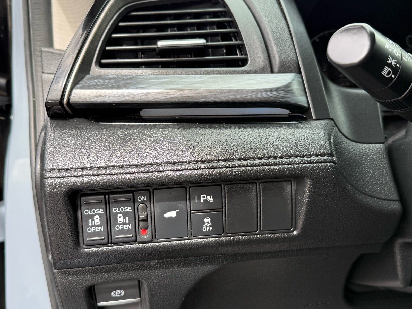 Used 2025 Honda Odyssey Elite image 15