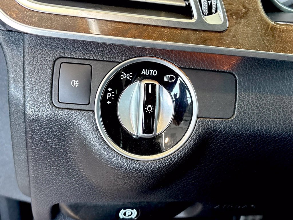 Used 2016 Mercedes-Benz E 350 Sedan image 17