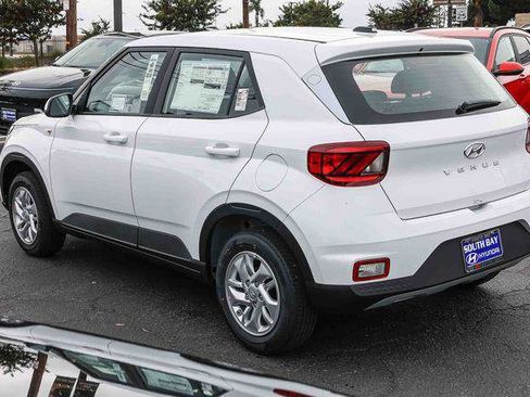 New 2026 Hyundai Venue SE FWD image 4